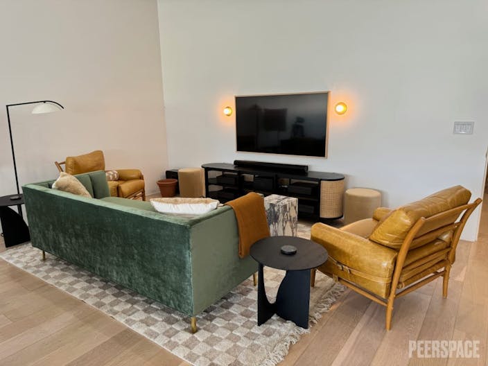 High-end designed spaces with tons of natural light. - Image 3