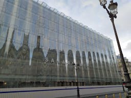 Prime Location Boutique on Rue de Rivoli - Image 1