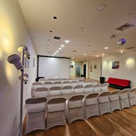 Entire Floor in SOHO with 2 extra rooms! - Image 67