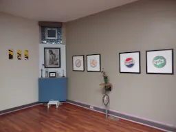 Lakeview / Roscoe Village Art Gallery Space in Chicago - Image 5