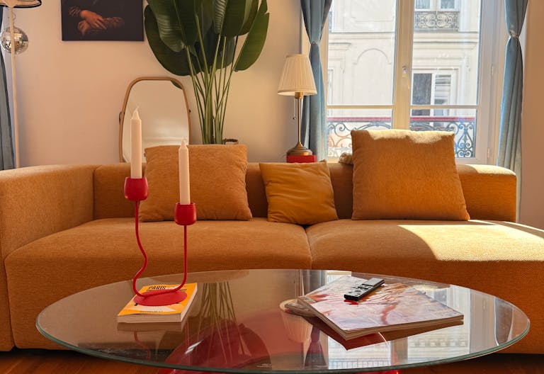 Bright Haussmann Apartment in Paris – Ideal Location for Photo or Video Shoot - Image 2