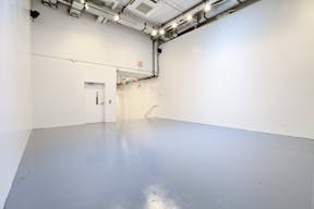 Street Level Contemporary Gallery in Chelsea - Image 3