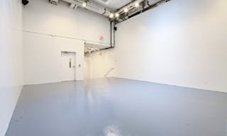 Street Level Contemporary Gallery in Chelsea - Image 3