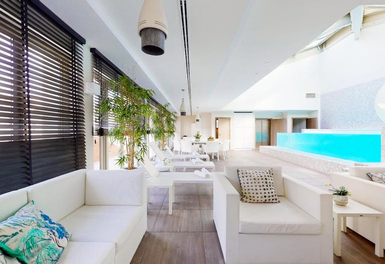 H�tel particulier avec piscine � Cannes - Image 2