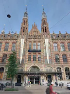 Grand Ground-Floor Retail Unit in Magna Plaza with Historic Detailing - Image 0