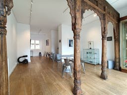 Beautiful Marais Gallery Space - Image 2