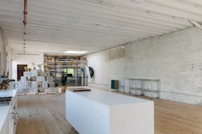 White Commercial Kitchen Photostudio - Image 7