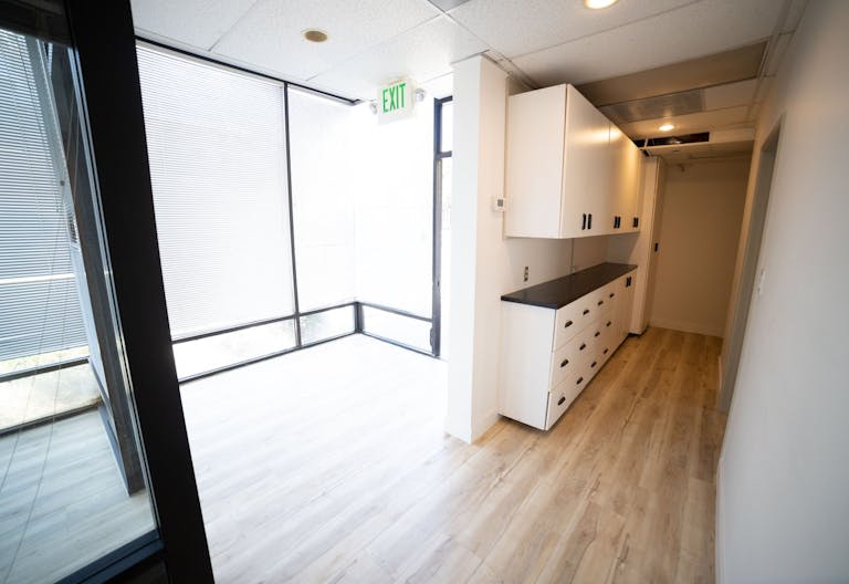 Prime Ground Floor Retail/Office/Creative/Event/Showroom Space in Old Town Pasadena - Image 1