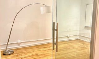 ** SPACIOUS SOHO OFFICE / EVENT SPACE, Move-In Ready ** 4th Floor. - Image 9