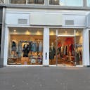 Emplacement pop-up store num�ro 1 - Boutique situ�e entre la place Victor Hugo et le Starbuck caf�.