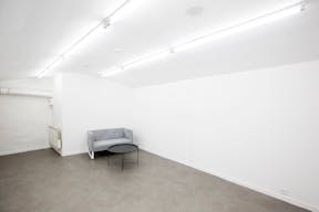 Espace au pied du centre Pompidou - Image 4