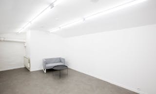 Espace au pied du centre Pompidou - Image 4