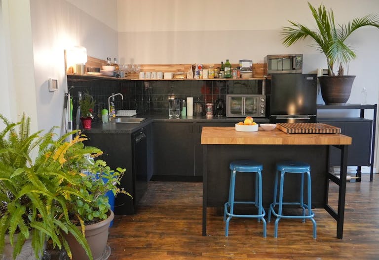 Cozy Williamsburg Event Space & Photo Studio - Image 2