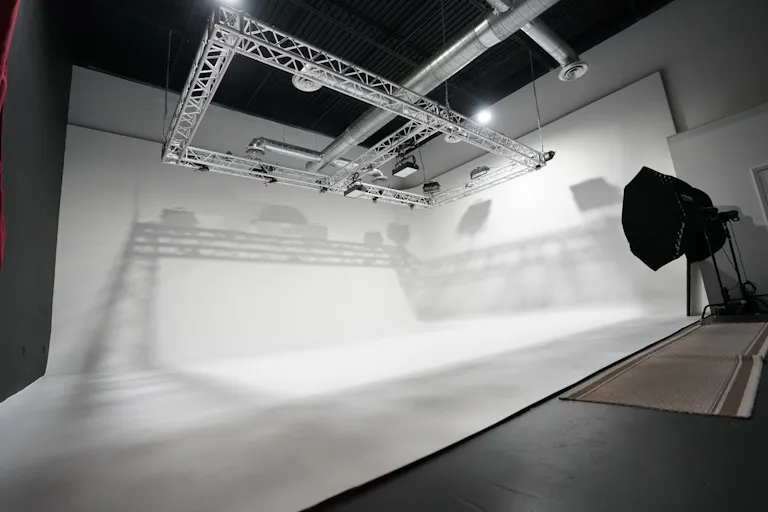 Creative Studio Near Miami Airport - Image 3