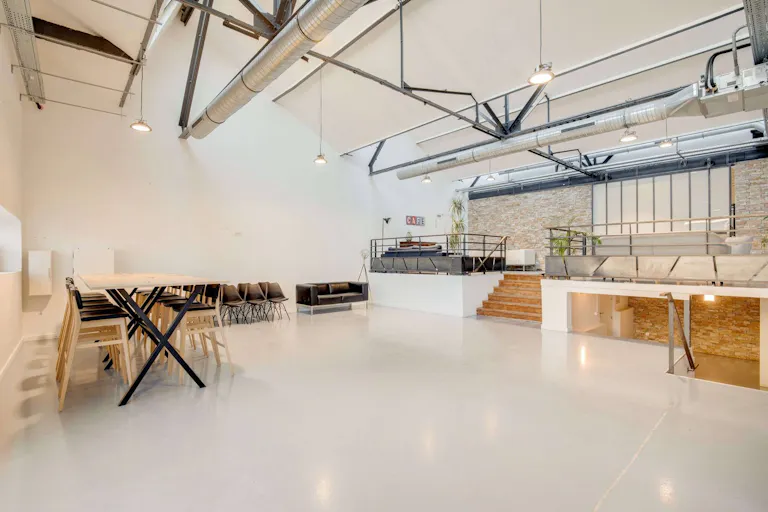 La Verrière Totale -  L'univers d'un loft new-yorkais dans une ancienne usine réhabilitée - Image 4
