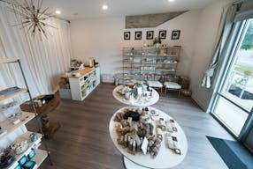 Unique Space in Trendy St. Elmo District - Image 11