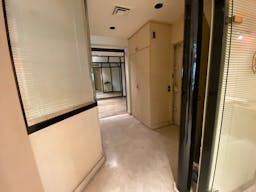 Boutique Shop Rue du Temple - Image 5