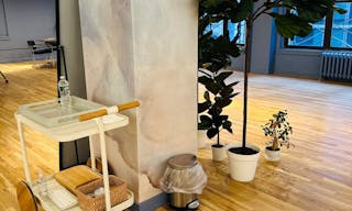 Luxury Apparel Showroom for High-End Fashion Brands - Image 6