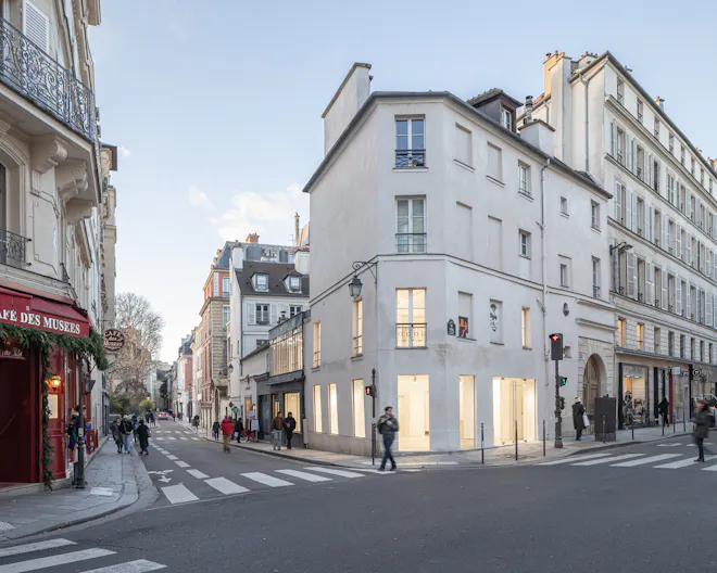 Rue de Turenne Corner Pop Up Boutique - Image 2
