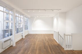 Rue de Turenne Corner Pop Up Boutique - Image 11