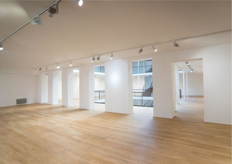 1,200 sqm Grand Showroom on Rue Saint-Merri, Paris