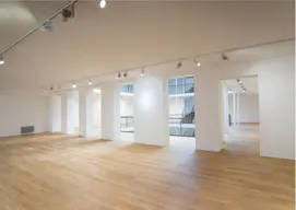 Rue Saint Merri Grand Showroom - Image 7