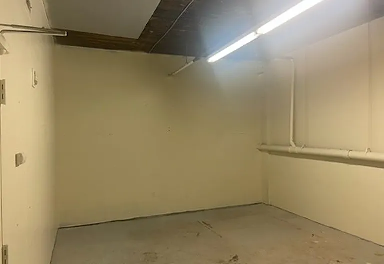 Art Studio/ Work Space In the Perfect Downtown Location!*Pioneer Square* - Image 1