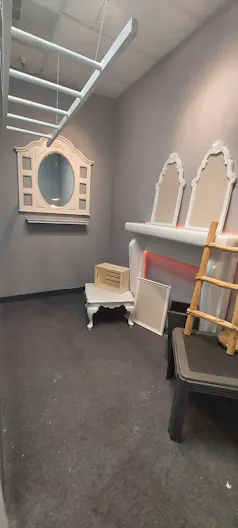 Boutique Marketplace Booth Rentals - Image 3