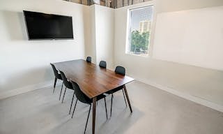 Private Meeting Room for 6 - Image 0
