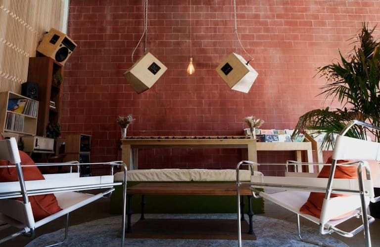 Retail store with coffee shop on Melrose and Fairfax avenue - Image 3