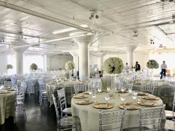 Showroom Space in Fashion District - Image 9