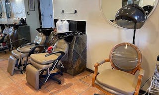 Local Hair Salon for rent (Beauty, Nails, & Private Rooms) - Image 1