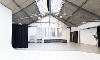 Un grand studio photo dans le centre de Paris - Image 0