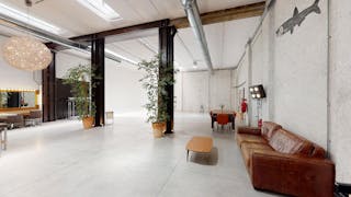 Raw Elegance: 300 sqm Industrial Open Space for Creative Projects, Showrooms and more. - Image 1