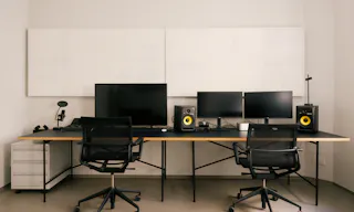 SHOP - GALLERY - POP UP - OFFICE SPACE - Image 6