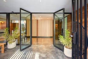 Flexible Showroom in East Village - Image 3