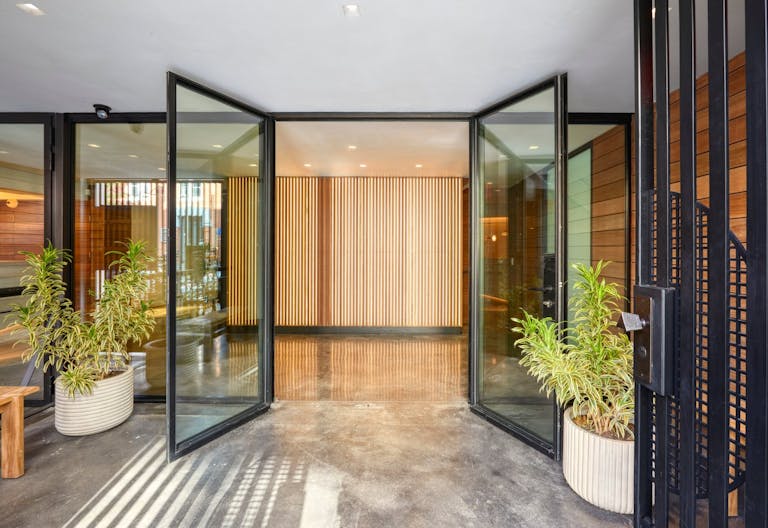 Flexible Showroom in East Village - Image 3