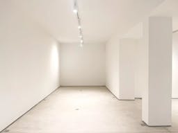 A Bright and Versatile Space in the Heart of Haut Marais - Image 5