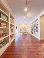 Hingham Retail space for rent in prime location - Image 0