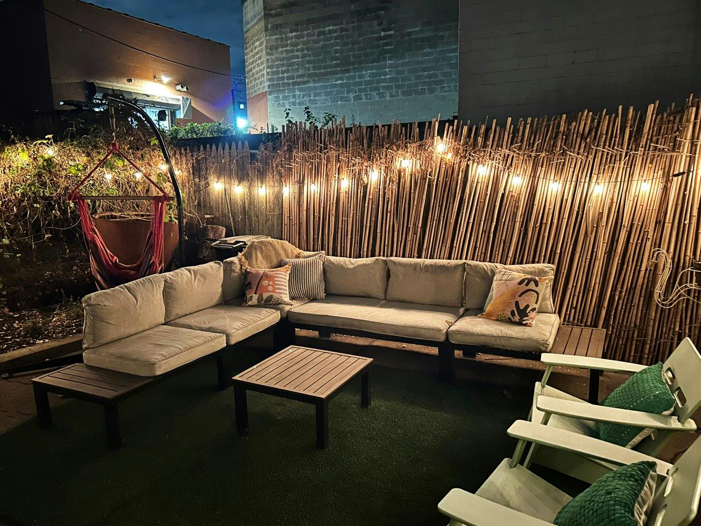 Colorful Spacious Garden Apartment in Red Hook, Brooklyn