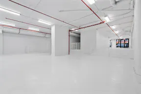 Storefront Whitebox Event Venue Photo Video Studio Art Gallery - Image 5
