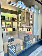 Boutique pop-up store - Jardin du Palais Royal Paris centre Louvre - Image 5