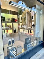 Boutique pop-up store - Jardin du Palais Royal Paris centre Louvre - Image 5