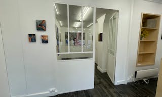 Spacious and bright Gallery Space - Image 16