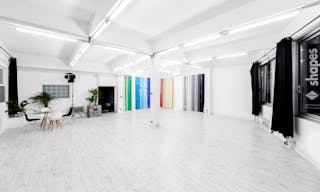Un showroom 100% modulable dans le haut-Marais avec des volumes industriels. - Image 0