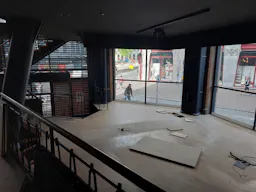Two-Level Heritage Space in Magna Plaza with Private Entrance - Image 1