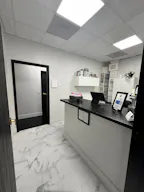 LARGE PRIVATE SALON STUDIO SPACE - Image 7
