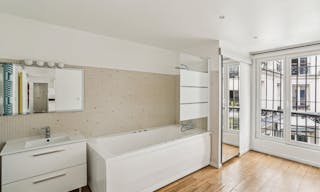 Un Showroom professionnel très lumineux au Carreau du Temple - Image 8