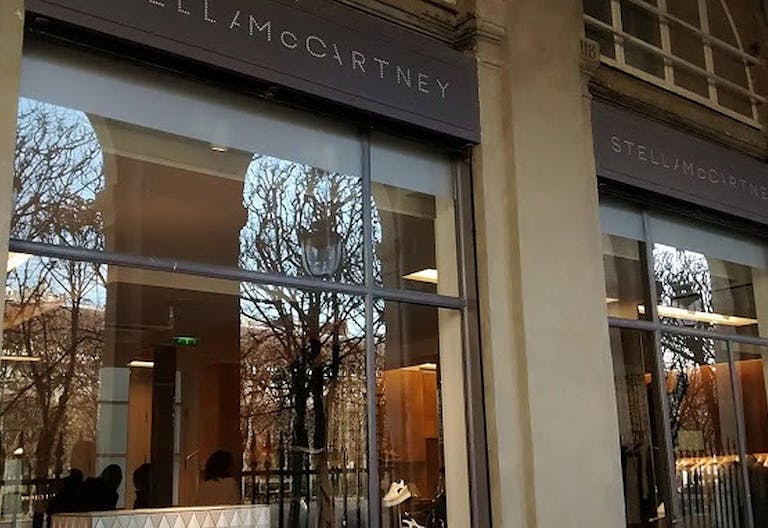 Stunning Shop of 204m2 - Jardins du Palais Royal Paris - Image 2