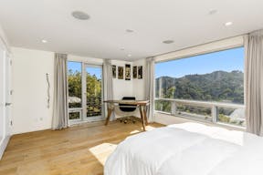 Villa in Beverly Hills - Pool - Scenic Outlook - Image 20